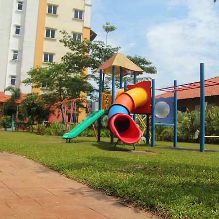 Suria Service Apartment-Hotel Bukit Merah Eksteriør billede