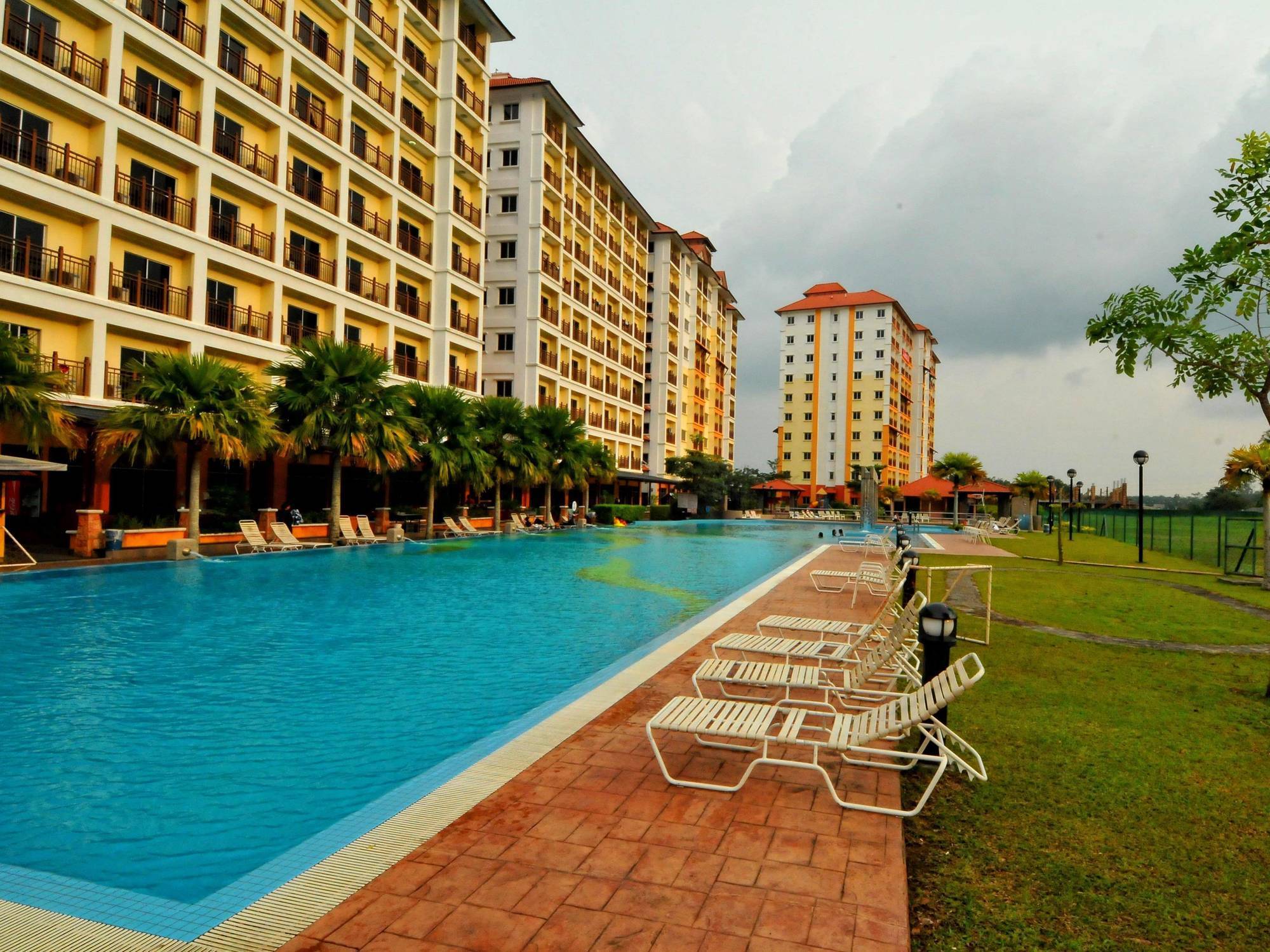Suria Service Apartment-Hotel Bukit Merah Eksteriør billede