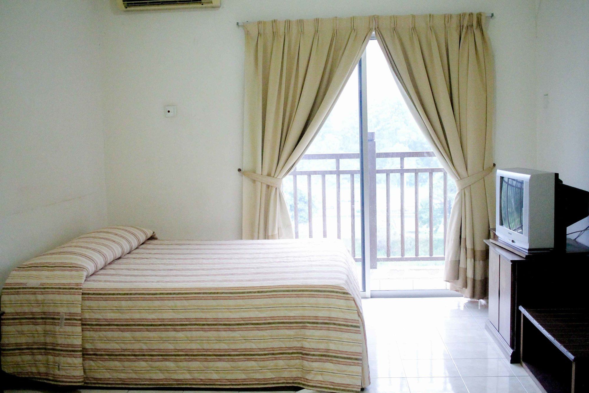 Suria Service Apartment-Hotel Bukit Merah Eksteriør billede